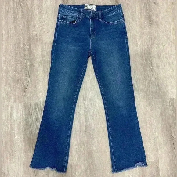 Free People High Rise Fringe Crop Jeans 61502-16515125 SZ 26 - Picture 1 of 11